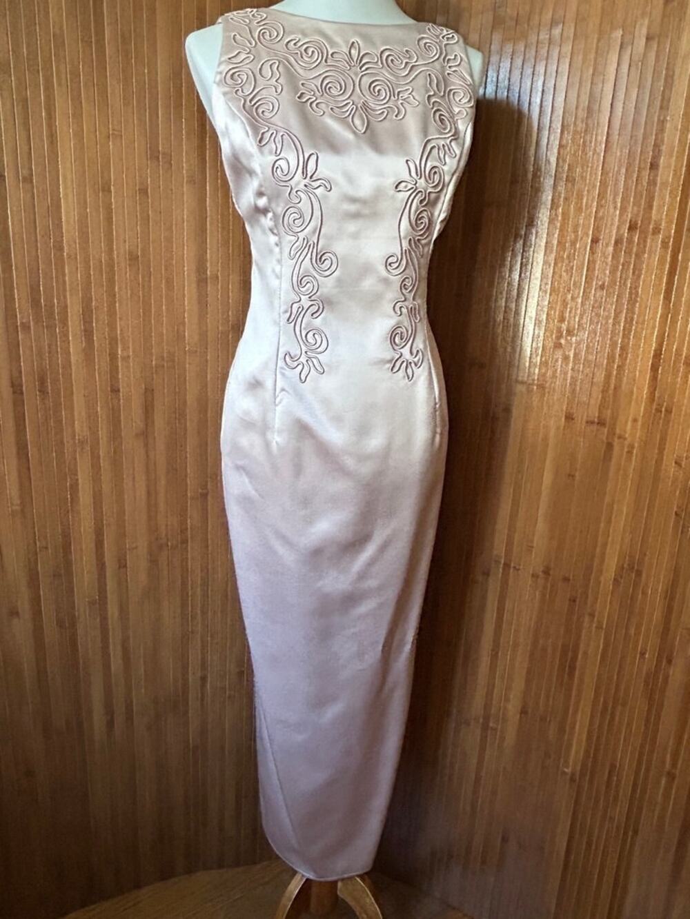 Vintage Jessica McClintock Collections Satin Formal Gown
Pink Embroidered